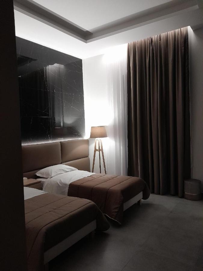 Baaria House Hotel バルチェッローナ・ポッツォ・ディ・ゴット エクステリア 写真