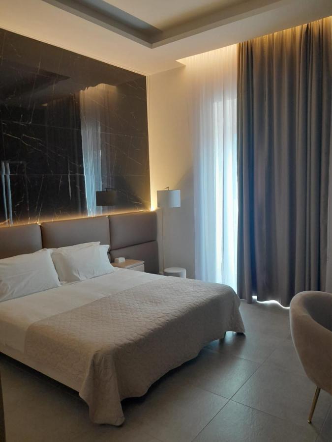 Baaria House Hotel バルチェッローナ・ポッツォ・ディ・ゴット エクステリア 写真