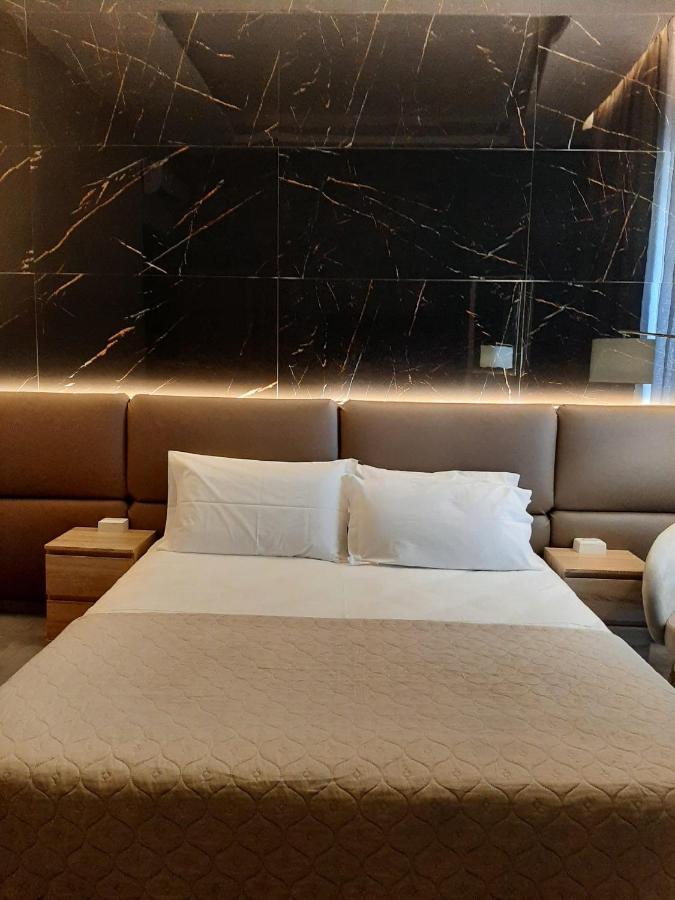 Baaria House Hotel バルチェッローナ・ポッツォ・ディ・ゴット エクステリア 写真