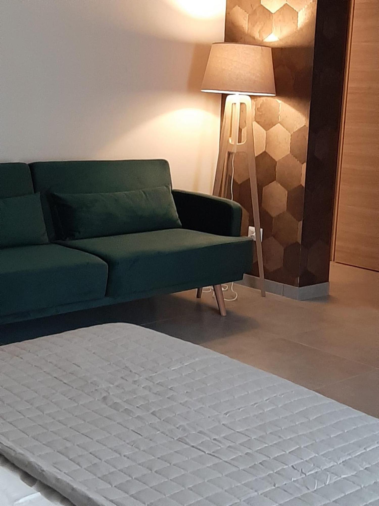 Baaria House Hotel バルチェッローナ・ポッツォ・ディ・ゴット エクステリア 写真