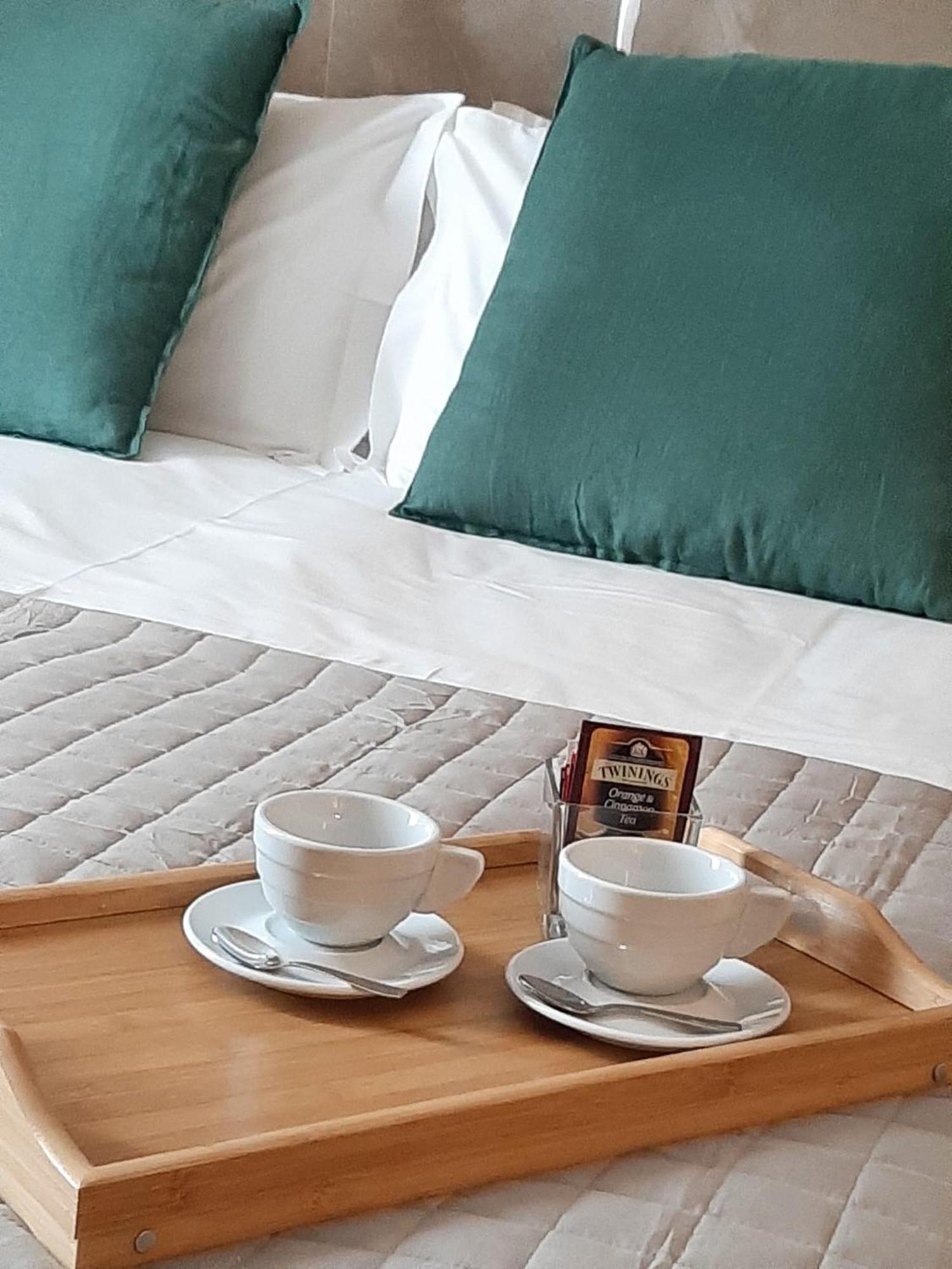 Baaria House Hotel バルチェッローナ・ポッツォ・ディ・ゴット エクステリア 写真