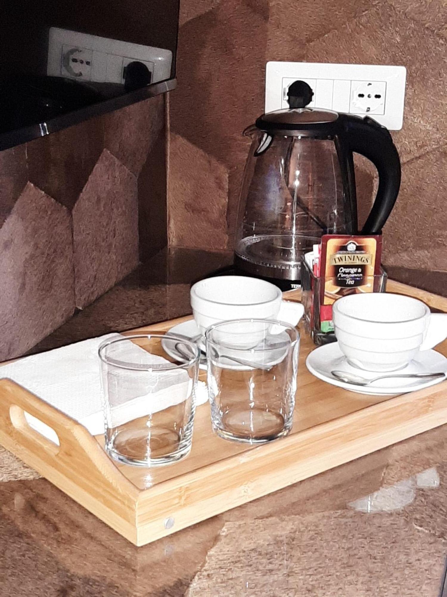 Baaria House Hotel バルチェッローナ・ポッツォ・ディ・ゴット エクステリア 写真