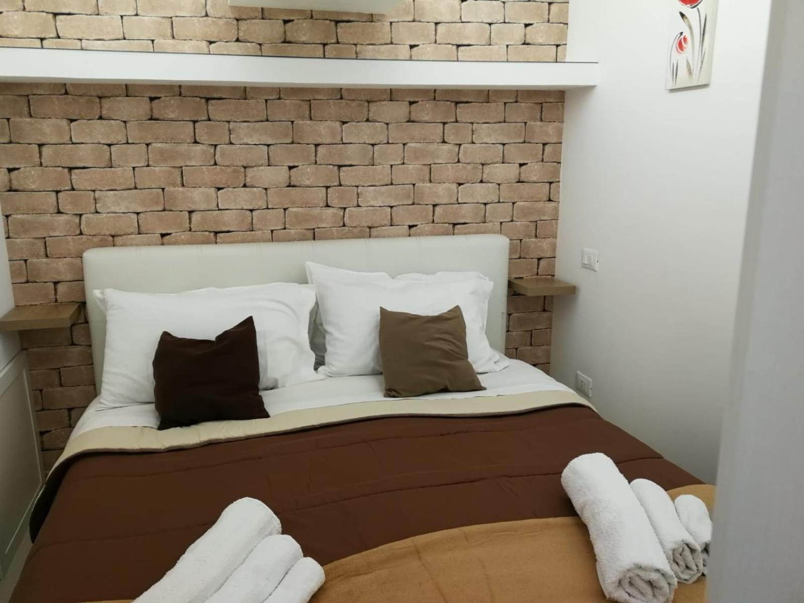 Baaria House Hotel バルチェッローナ・ポッツォ・ディ・ゴット エクステリア 写真